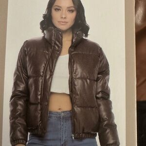 NWT Cisono Los Angeles Faux leather puffer jacket women's large (091)